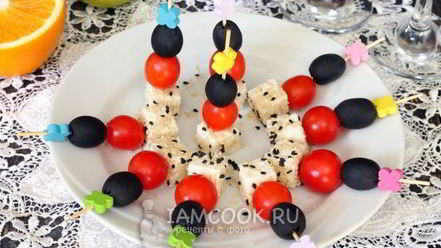 Рецепт канапе с брынзой и помидорами черри