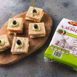 Рецепт Канапе с форелью и соусом из авокадо