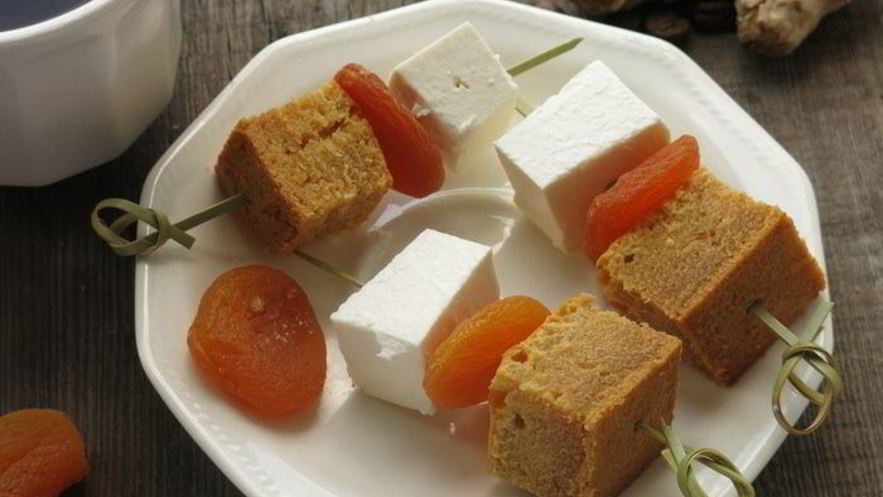 Рецепт канапе с имбирным бисквитом и фетой