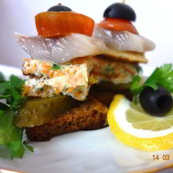 Рецепт Канапе с морковными блинчиками