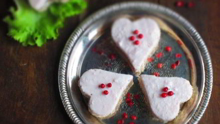 Рецепт канапе с муссом из ветчины и рикотты