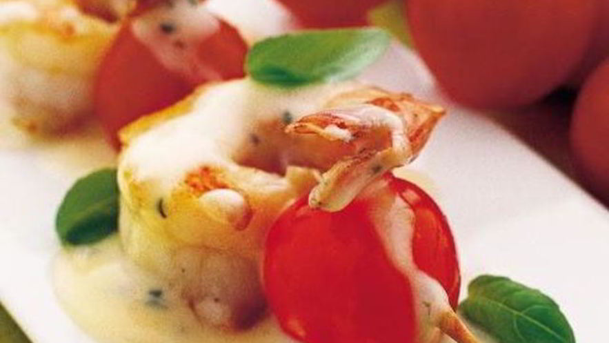 Рецепт канапе с норвежским омаром и помидорами с соусом из базилика