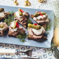 Рецепт Канапе с ростбифом