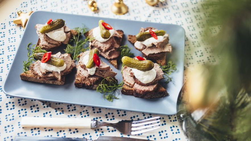 Рецепт канапе с ростбифом