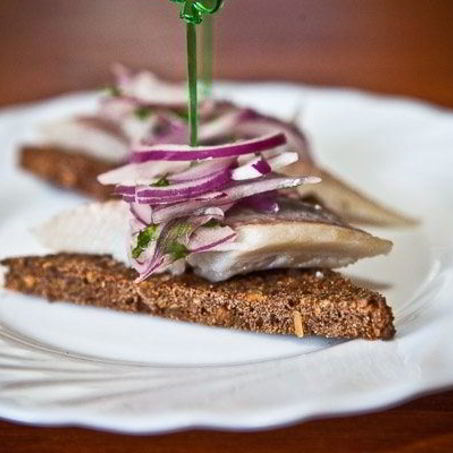 Рецепт Канапе с сельдью