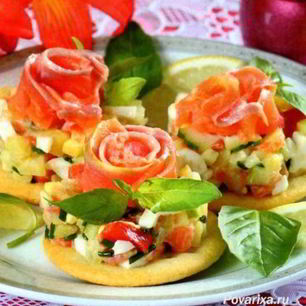 Рецепт Канапе с семгой и салатом