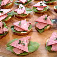 Рецепт Канапе с ветчиной и шпинатом