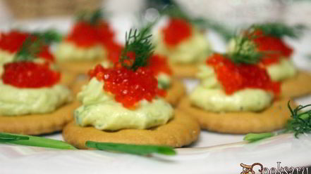 Рецепт новогодних канапе на крекерах