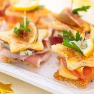 Рецепт Новогодних канапе с сыром и лососем