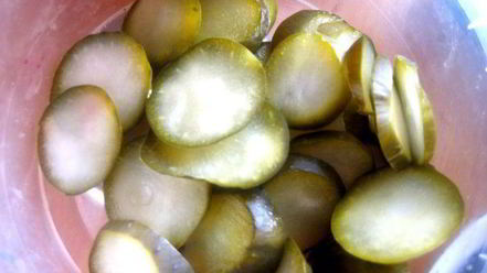 Рецепт пикантных канапе из свеклы