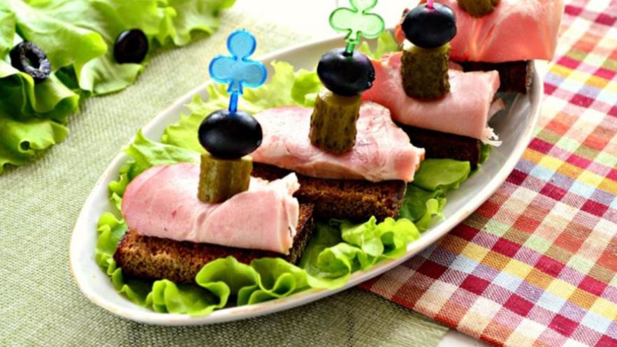 Рецепт праздничного канапе со свининой