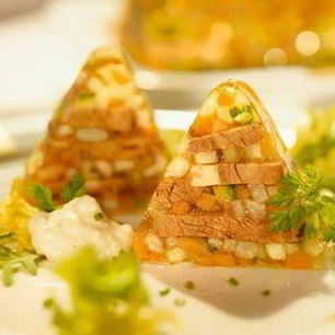 Рецепт Ароматного говяжьего холодца с хреном