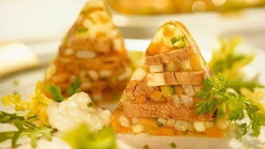 Рецепт ароматного говяжьего холодца с хреном