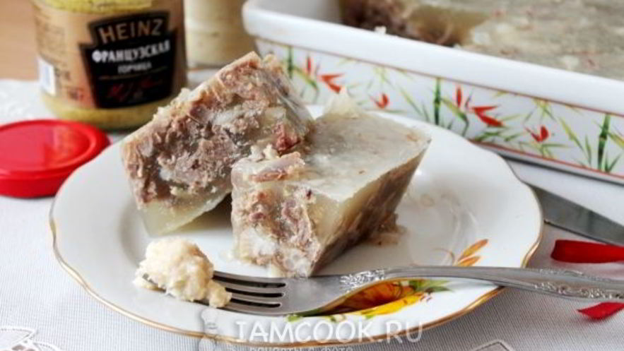 Рецепт холодца из куриных желудков и свиных ножек