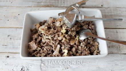 Рецепт холодца из куриных желудков и свиных ножек