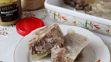 Рецепт холодца из куриных желудков и свиных ножек