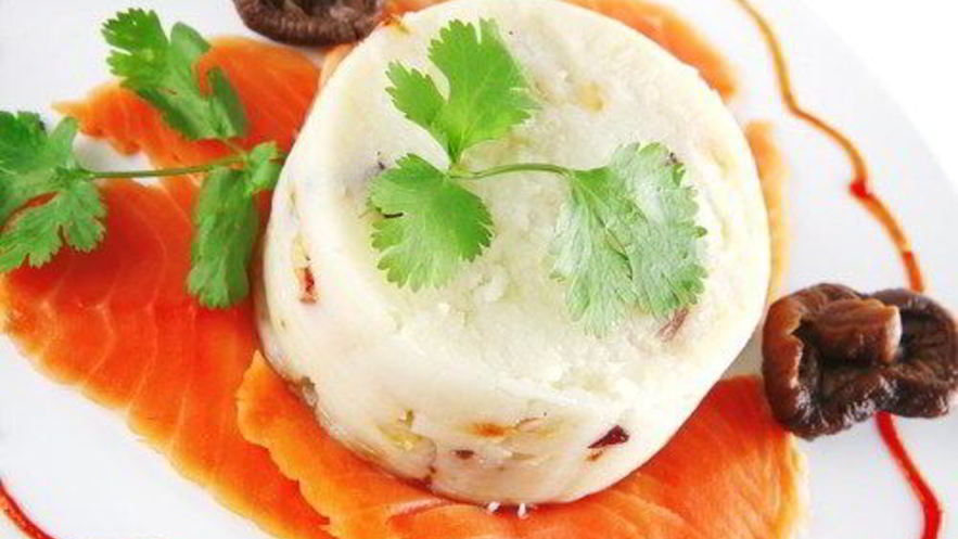 Рецепт холодной закуски из копченого лосося с творожным сыром