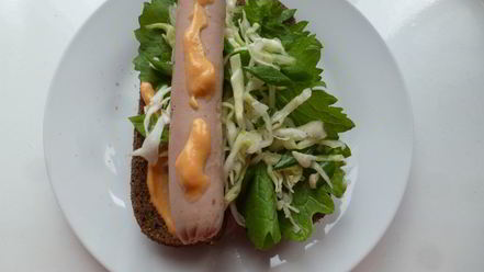 Рецепт хот-дога с капустным салатом