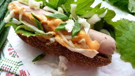 Рецепт хот-дога с капустным салатом