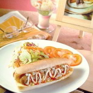 Рецепт Хот-догов с капустным салатом по-азиатски