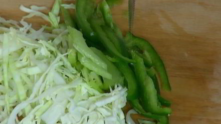 Рецепт хот-догов с зелеными овощами и горчичным майонезом