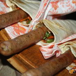 Рецепт Хот-догов в пите с тирольскими колбасками на мангале