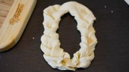 Рецепт плетеных хот-догов с гуакамоле