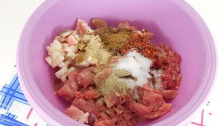 Рецепт колбасы ветчинной особой с паприкой