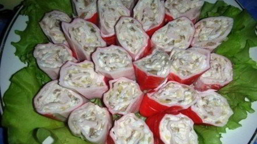 Рецепт крабовых палочек, фаршированных грибами и яйцом