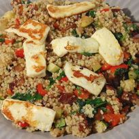 Кускус с баклажаном, цукини и перцем чили