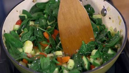 Рецепт кускуса с баклажаном, цукини и перцем чили