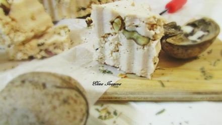 Рецепт морковного домашнего сыра с орехами