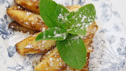 Рецепт Обжаренных яблочных долек в омлете