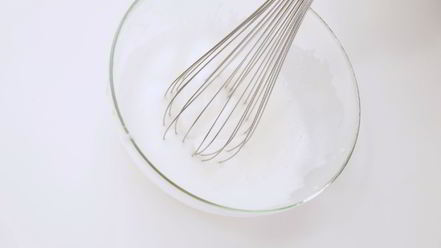 Рецепт обжаренных яблочных долек в омлете