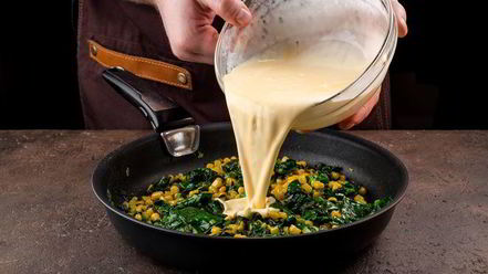 Рецепт фриттаты с кукурузой и шпинатом