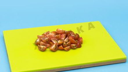 Рецепт омлета микс со свининой и помидорами черри