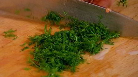 Рецепт омлета с форелью и укропом