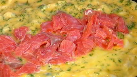 Рецепт омлета с форелью и укропом