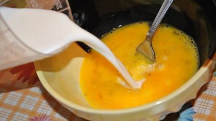 Рецепт омлета с грибами и зеленым луком