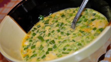 Рецепт омлета с грибами и зеленым луком