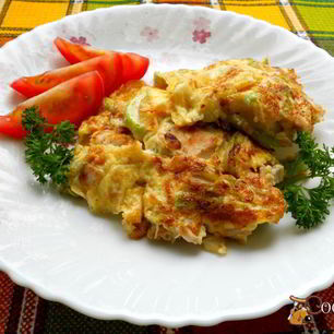 Рецепт Омлета с курицей и кабачками