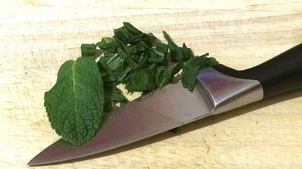 Рецепт омлета с мятой и зеленым горошком