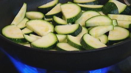 Рецепт омлета с цукини и зеленым горошком