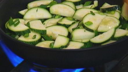 Рецепт омлета с цукини и зеленым горошком