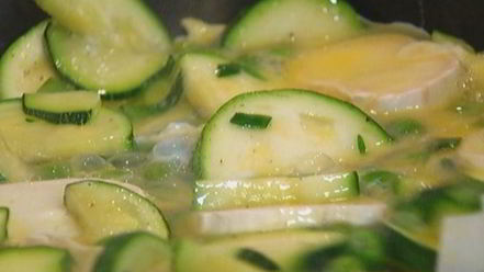 Рецепт омлета с цукини и зеленым горошком