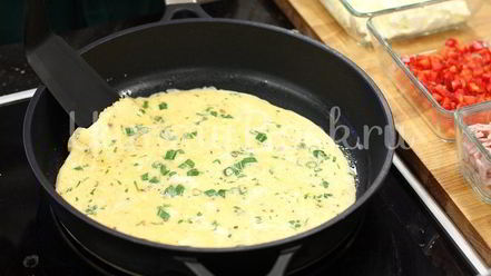 Рецепт омлета с ветчиной и зеленью