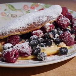 Рецепт Омлета-суфле с ягодами и вареньем