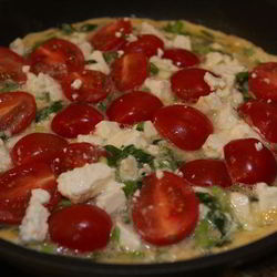 Рецепт Открытого омлета с фетой и помидорами черри