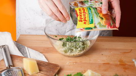 Рецепт питательного омлета на пару с брокколи и свежей зеленью