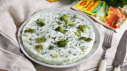 Рецепт питательного омлета на пару с брокколи и свежей зеленью